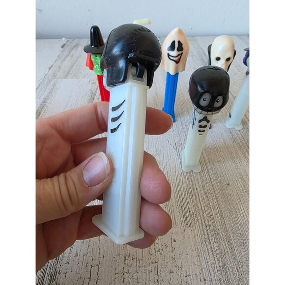 Vintage pez Halloween dispenser fuzzy witch ghost skeleton pumpkin jack-o'-lante - Picture 6 of 12
